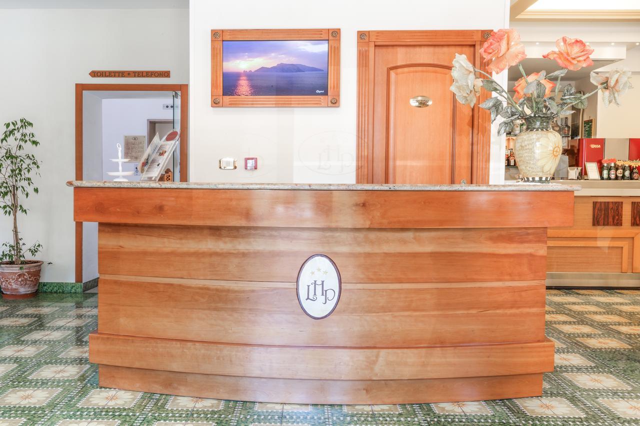 Hotel La Pergoletta Sant'Agata sui due Golfi Bagian luar foto