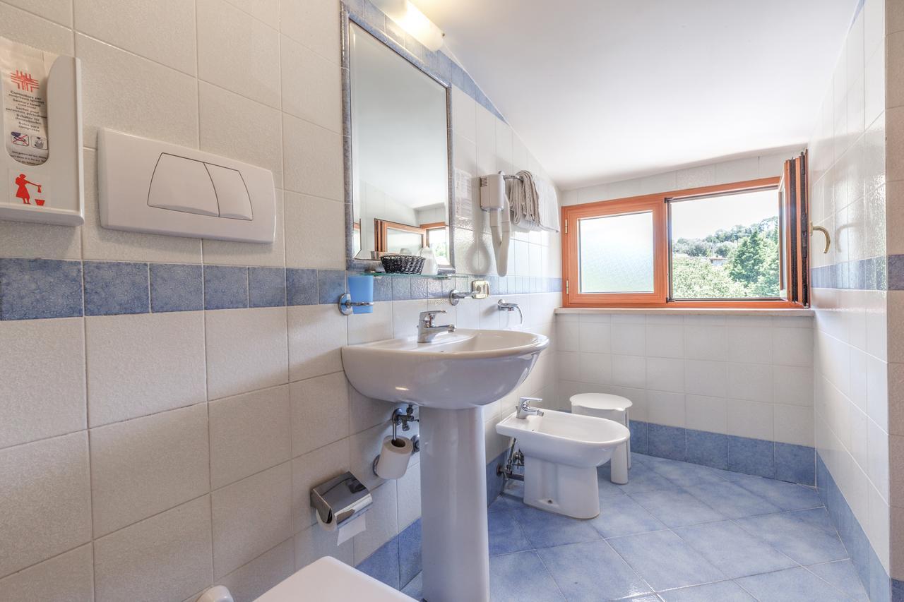 Hotel La Pergoletta Sant'Agata sui due Golfi Bagian luar foto