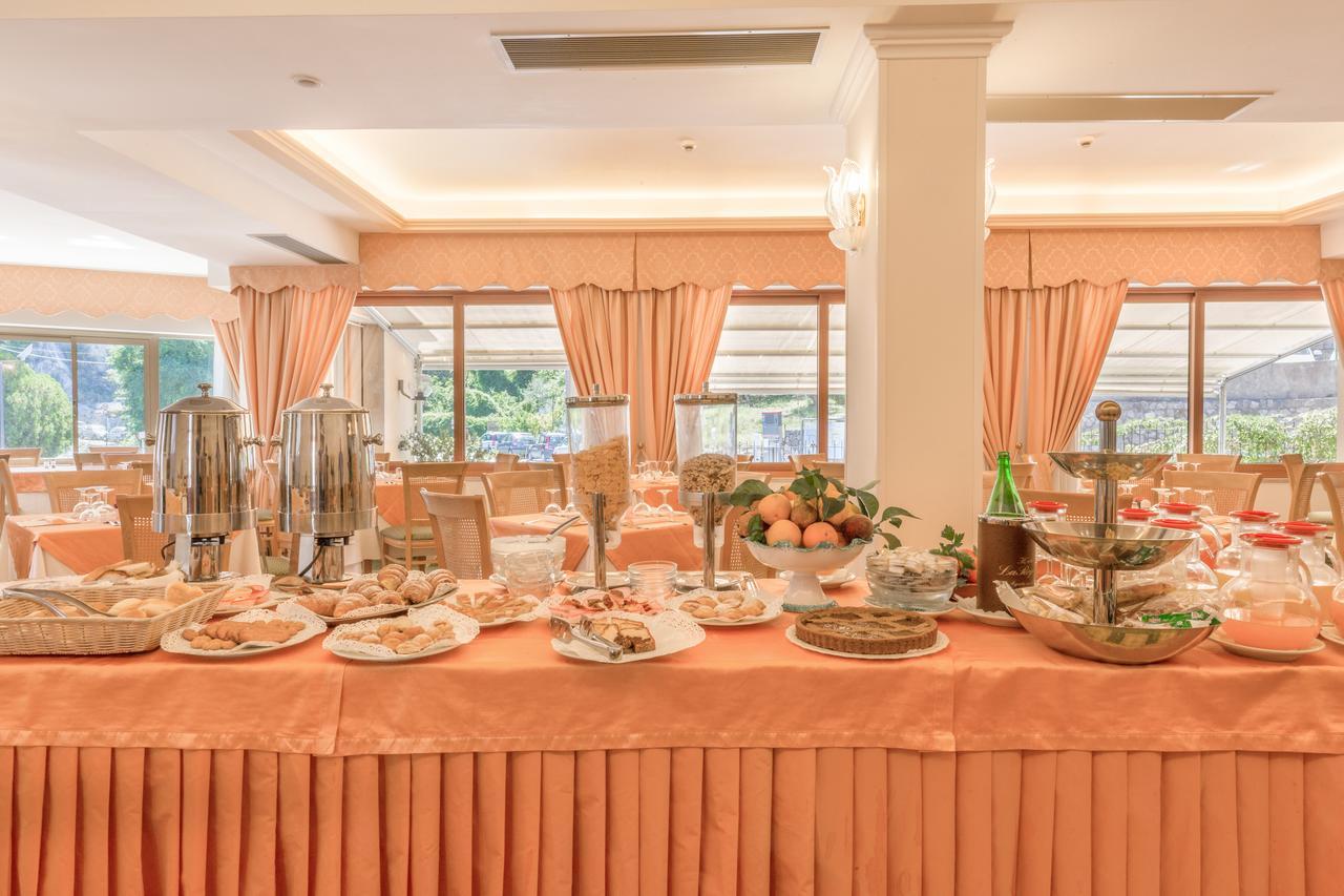 Hotel La Pergoletta Sant'Agata sui due Golfi Bagian luar foto