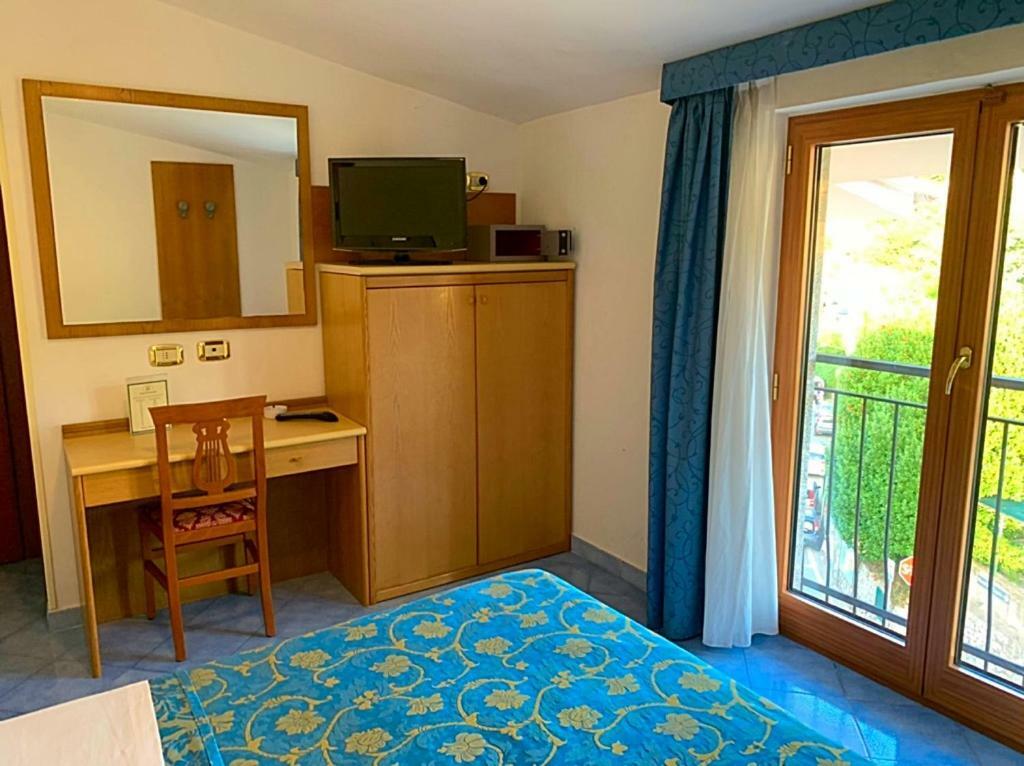 Hotel La Pergoletta Sant'Agata sui due Golfi Bagian luar foto